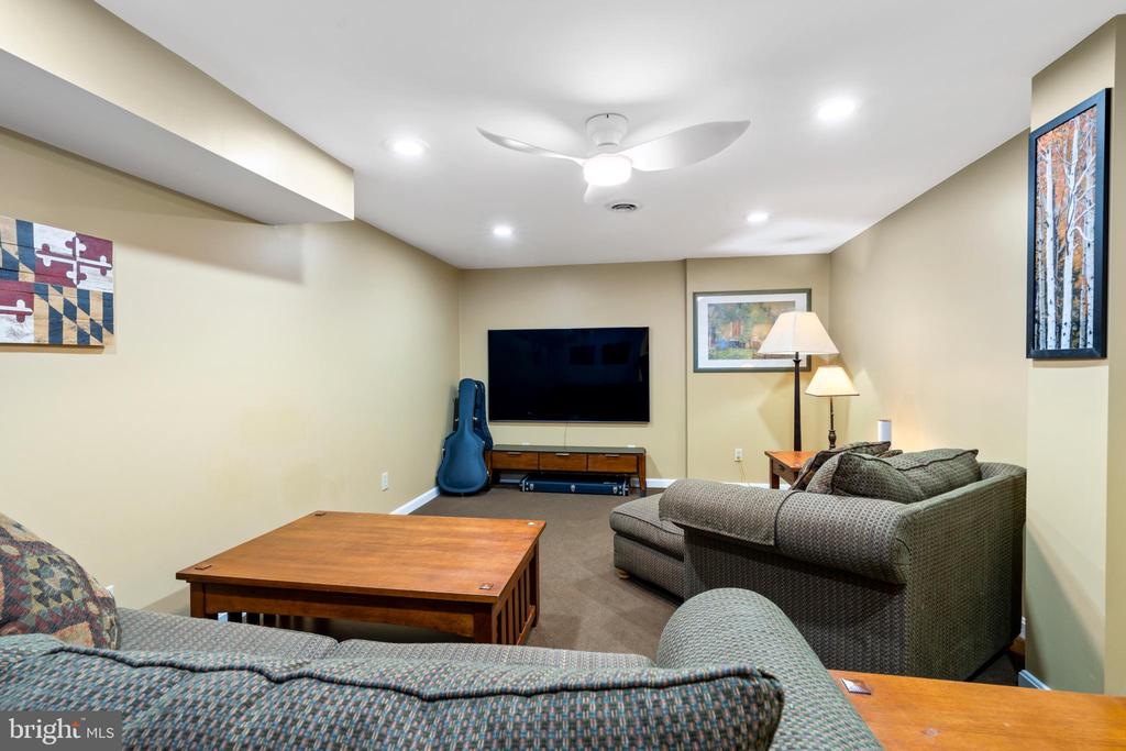 1009 LONGSTREAM COURT