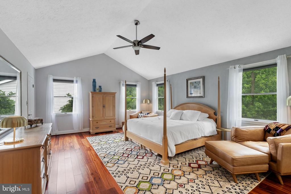 1009 LONGSTREAM COURT