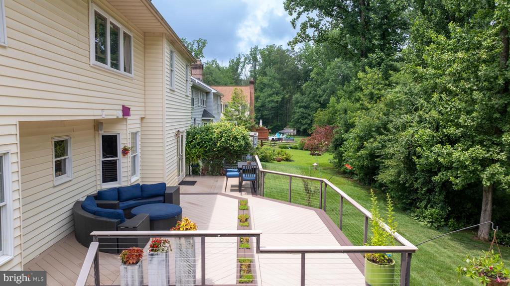 1009 LONGSTREAM COURT