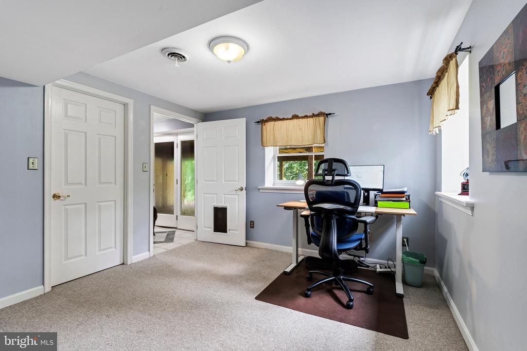 1009 LONGSTREAM COURT