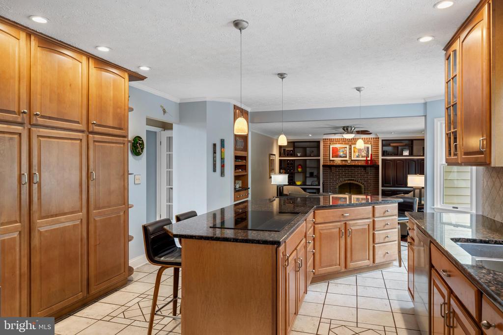 1009 LONGSTREAM COURT