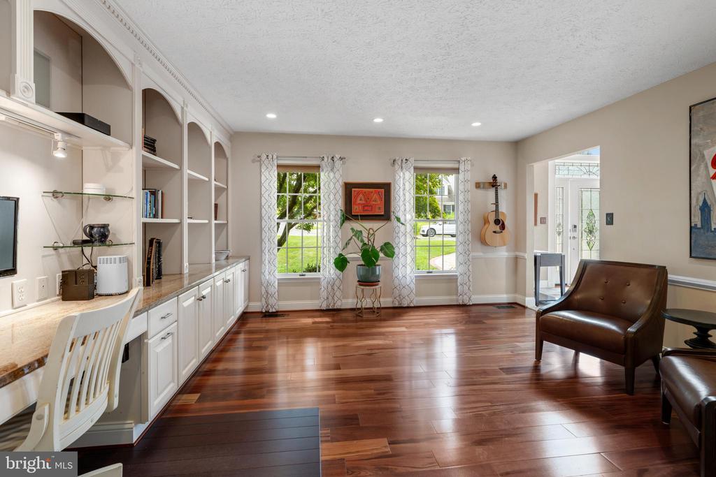 1009 LONGSTREAM COURT