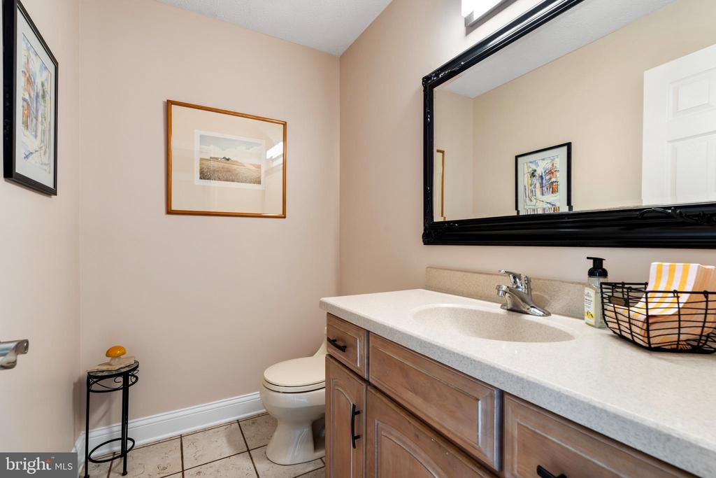 1009 LONGSTREAM COURT