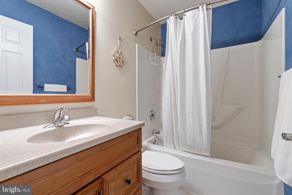 1009 LONGSTREAM COURT