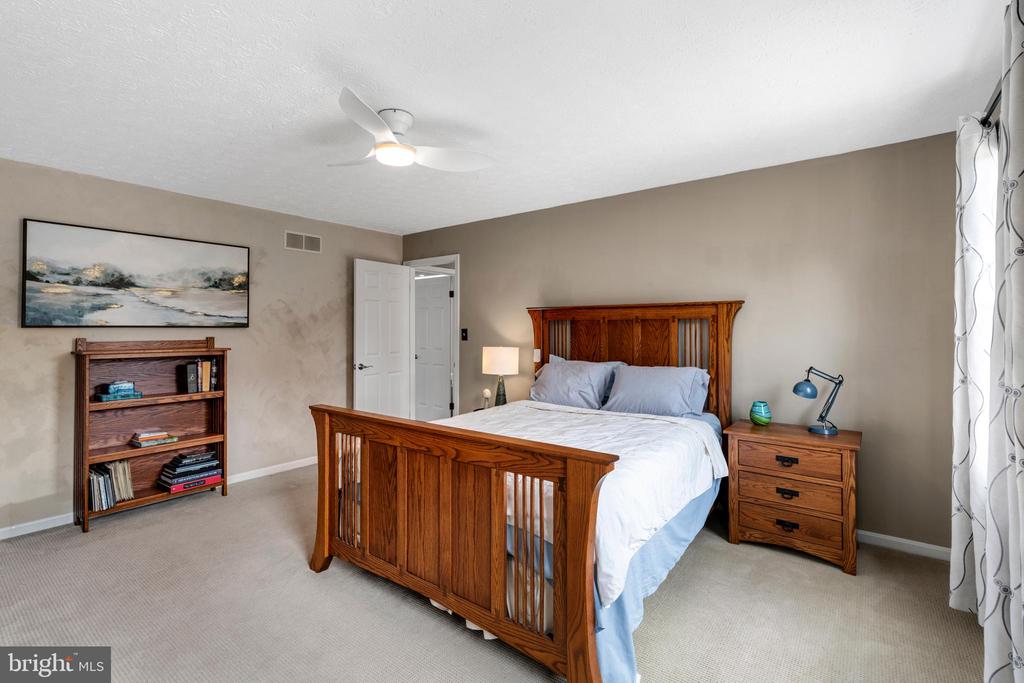 1009 LONGSTREAM COURT