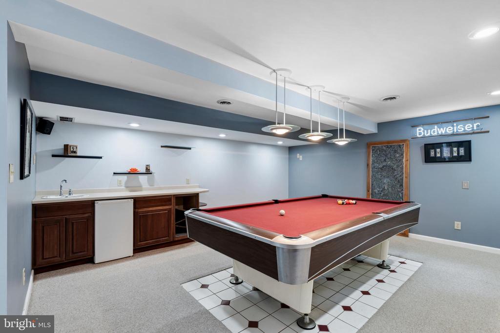 1009 LONGSTREAM COURT