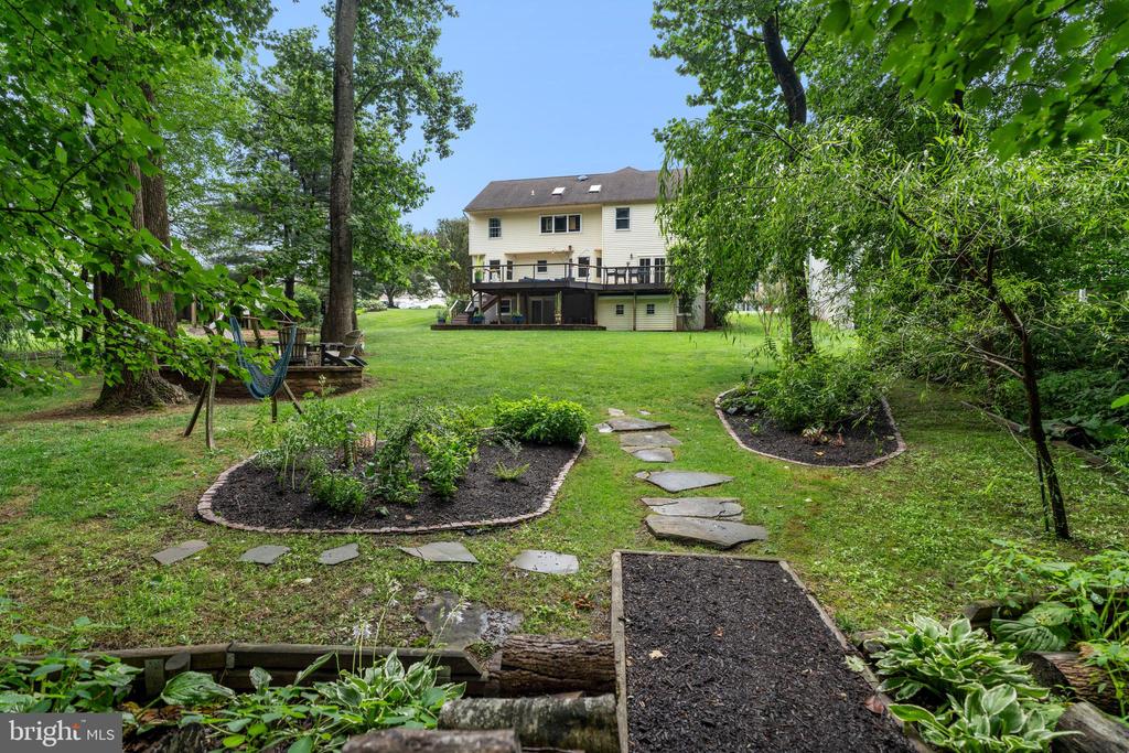 1009 LONGSTREAM COURT