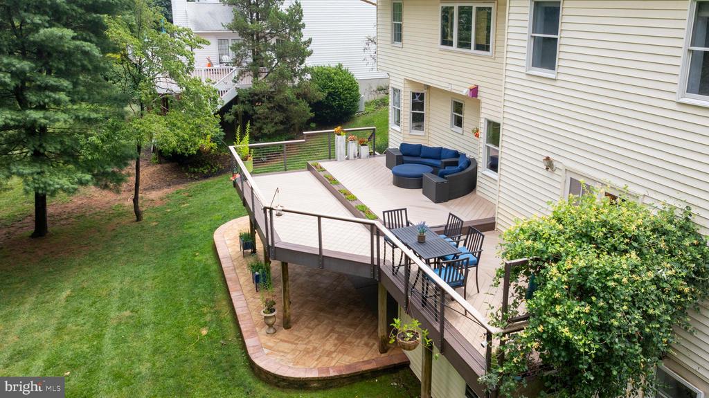 1009 LONGSTREAM COURT