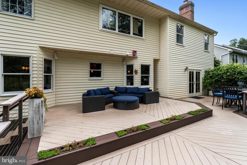 1009 LONGSTREAM COURT