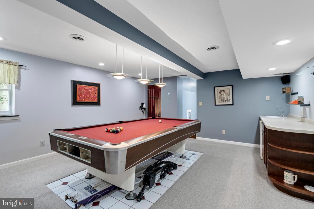 1009 LONGSTREAM COURT
