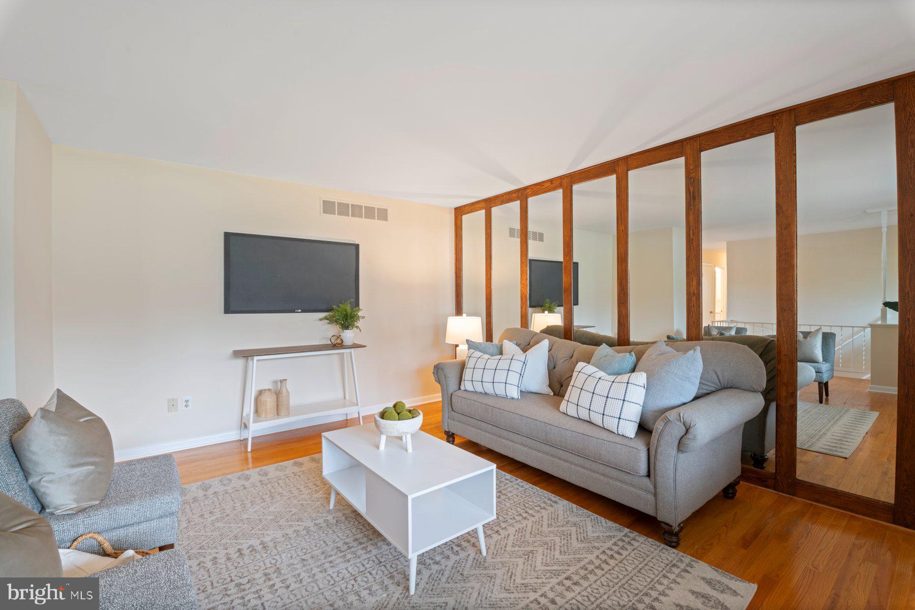 10149 Hobsons Choice LANE