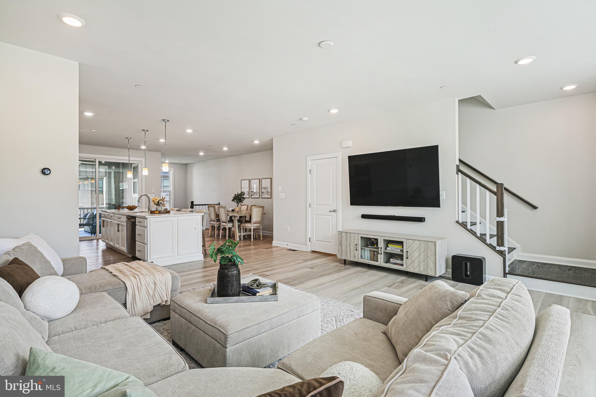 7614 CROSS CREEK DRIVE