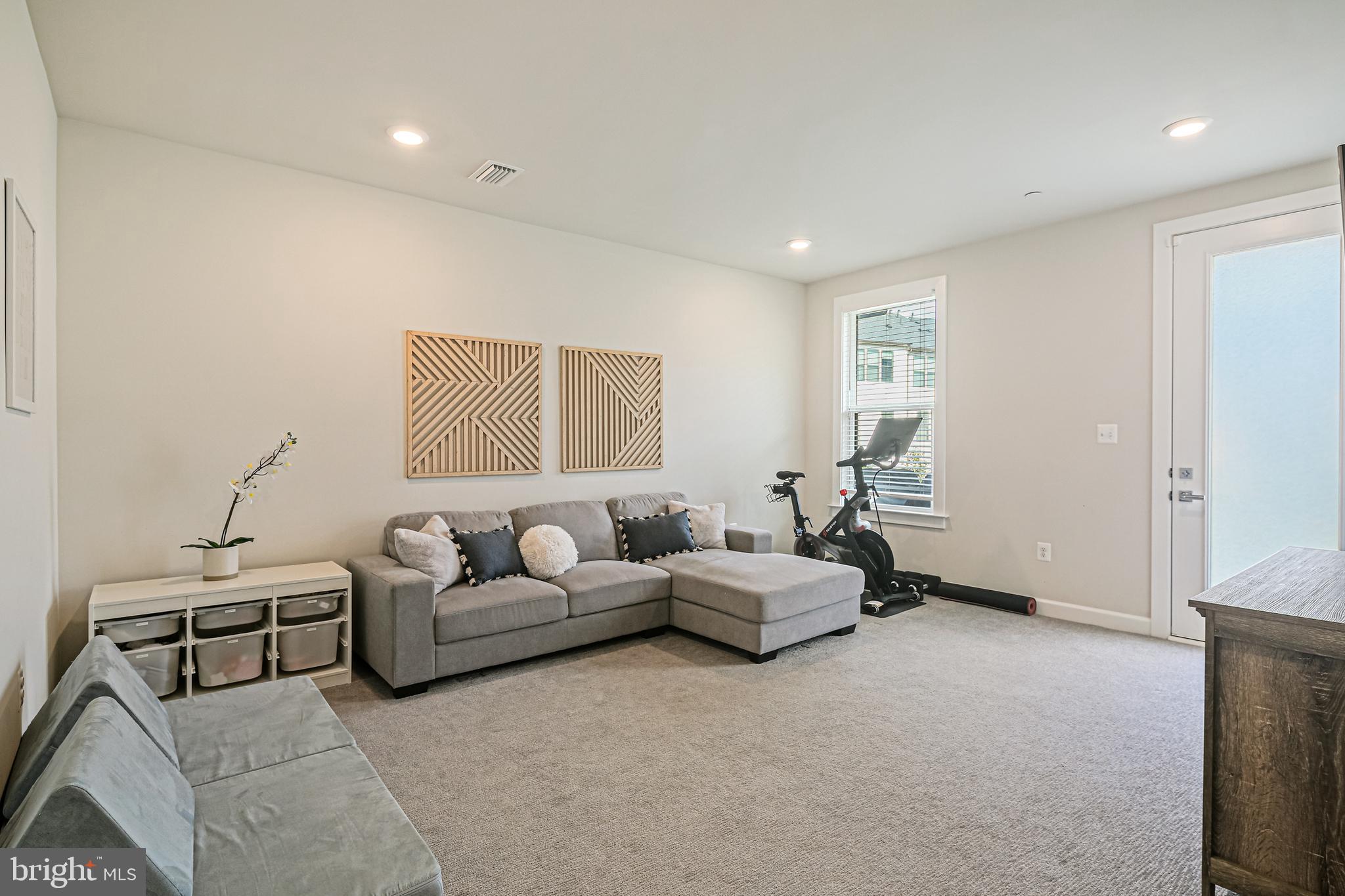 7614 CROSS CREEK DRIVE