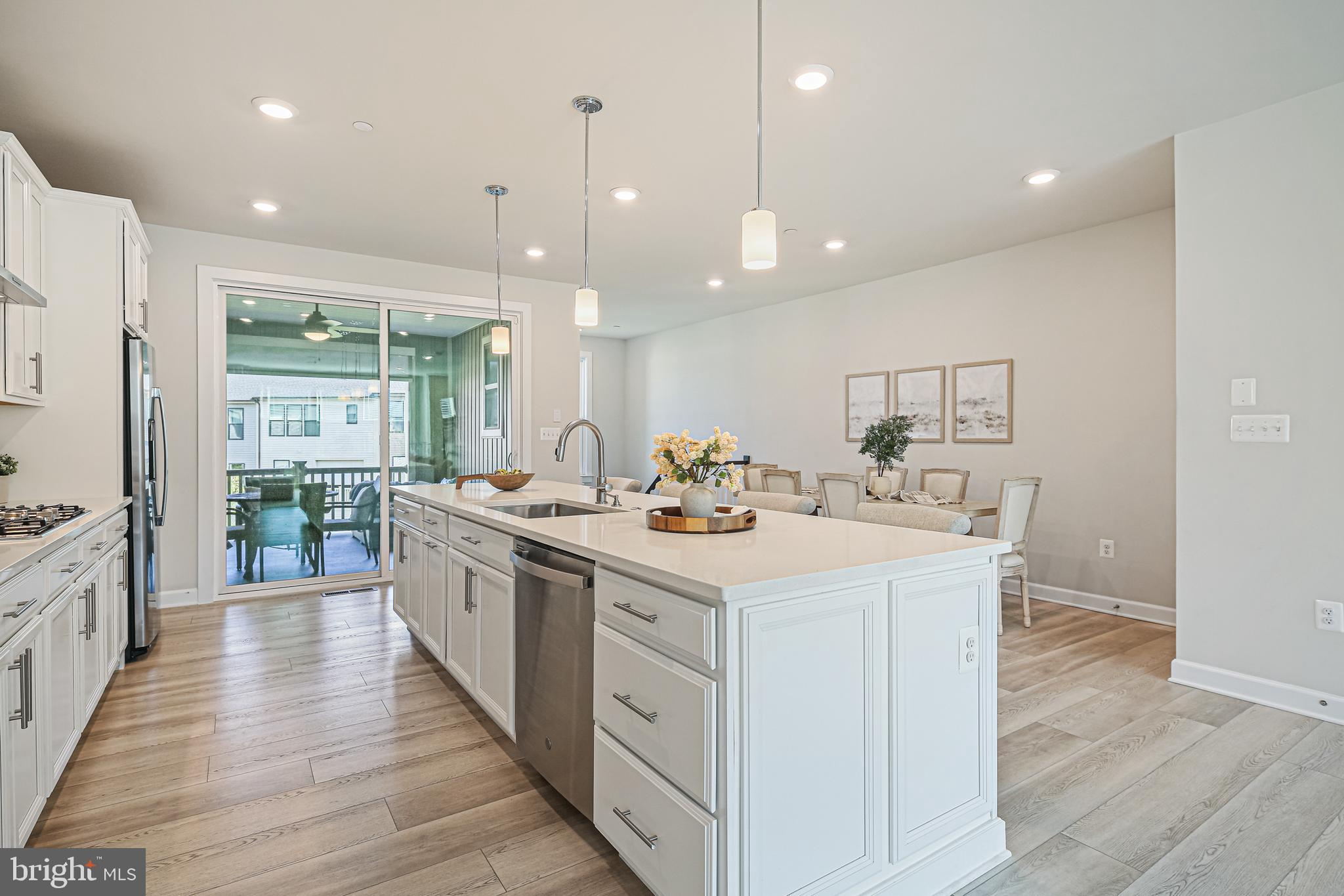 7614 CROSS CREEK DRIVE