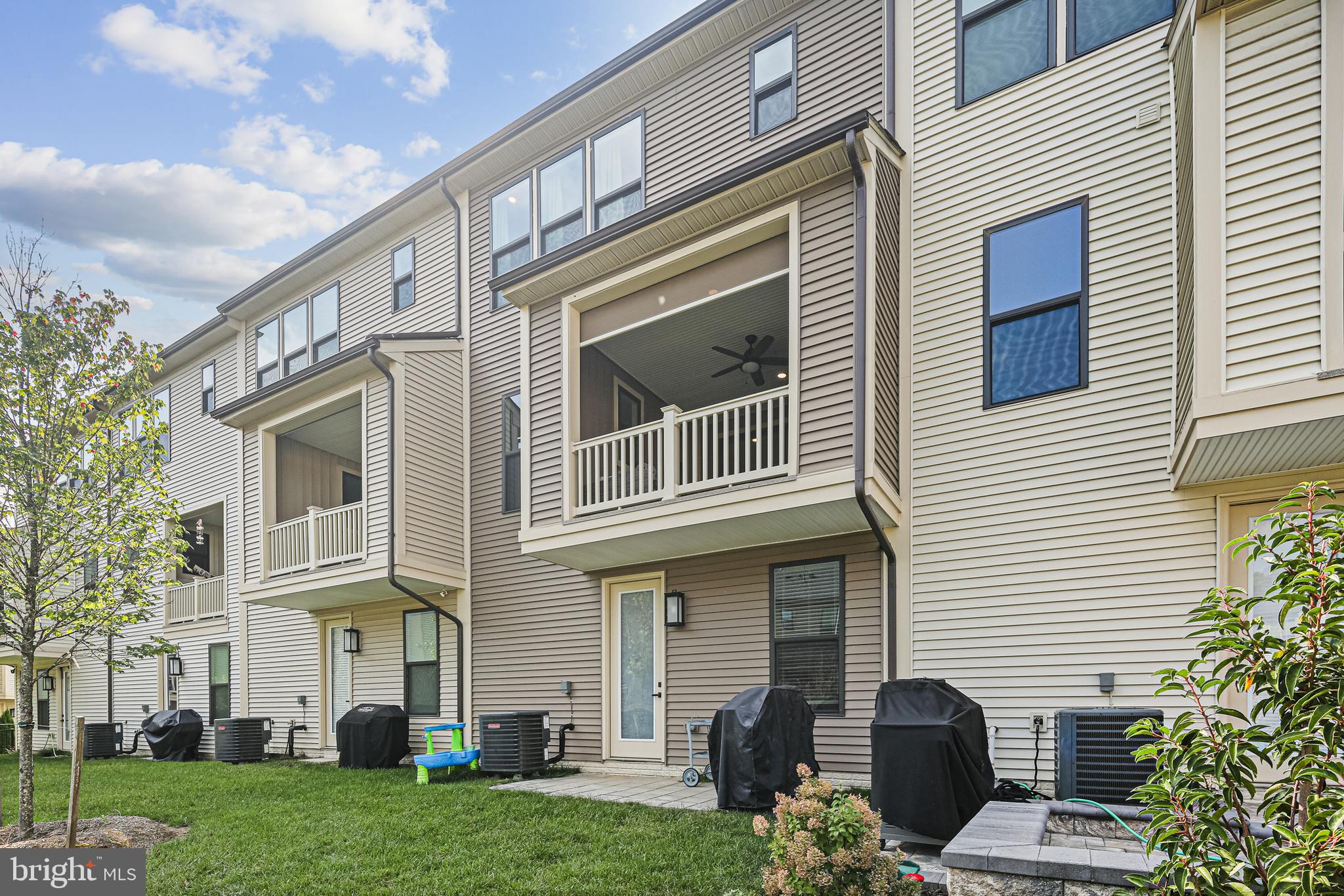 7614 CROSS CREEK DRIVE