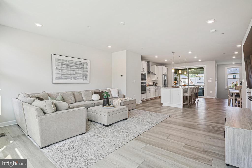 7614 CROSS CREEK DRIVE