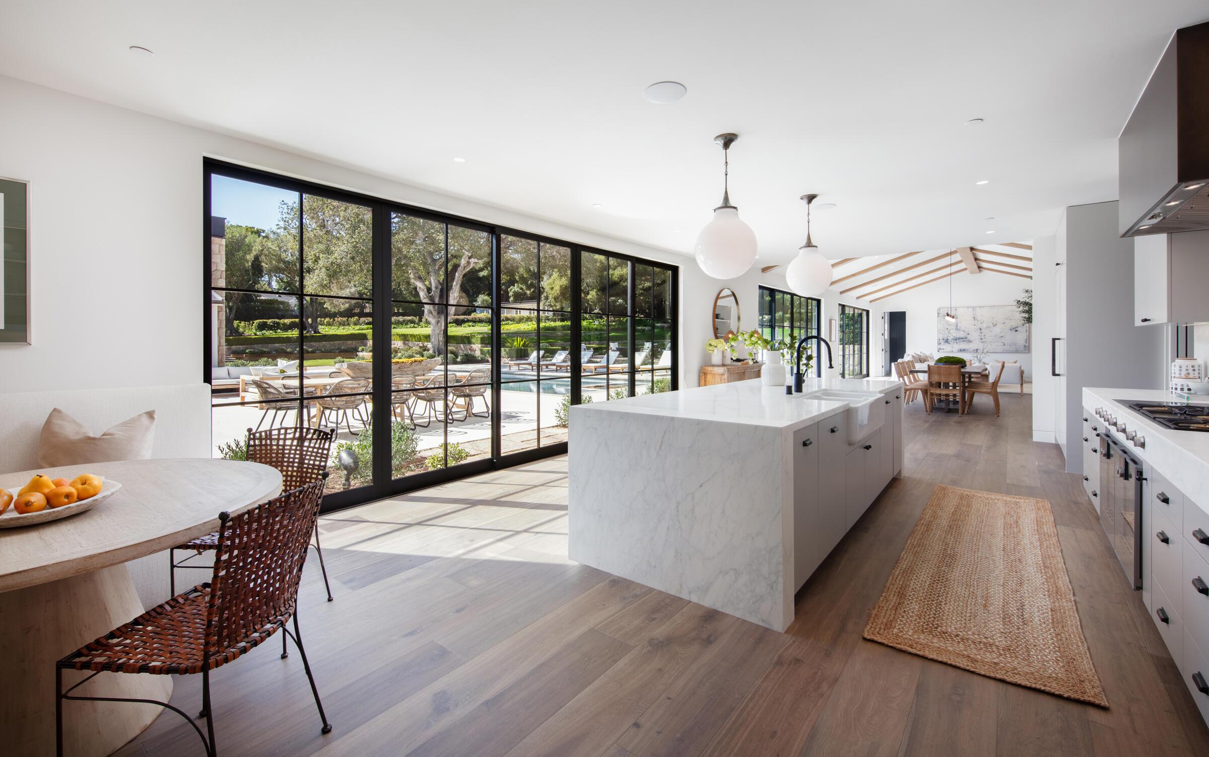 595 Picacho Lane