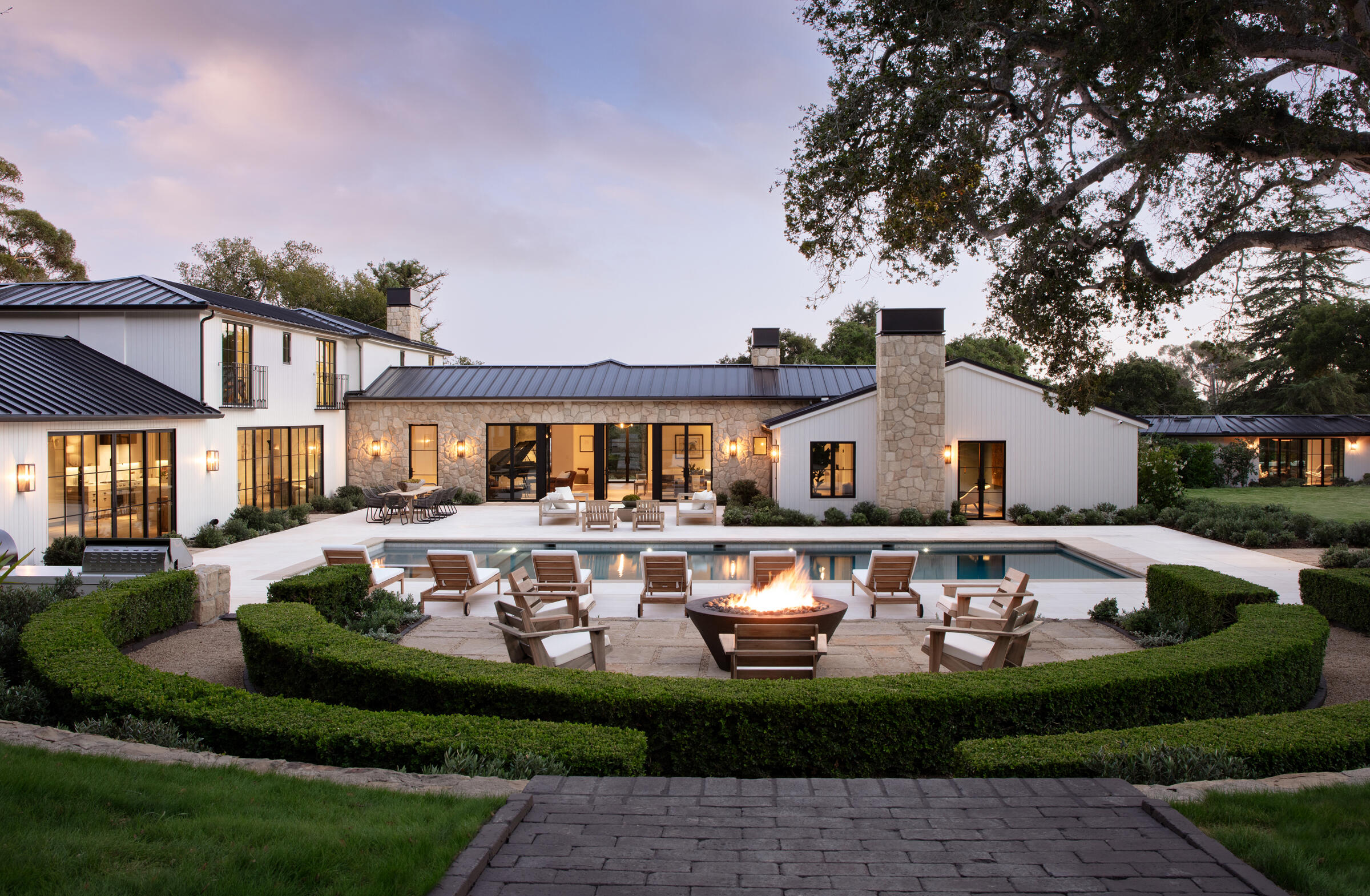 595 Picacho Lane