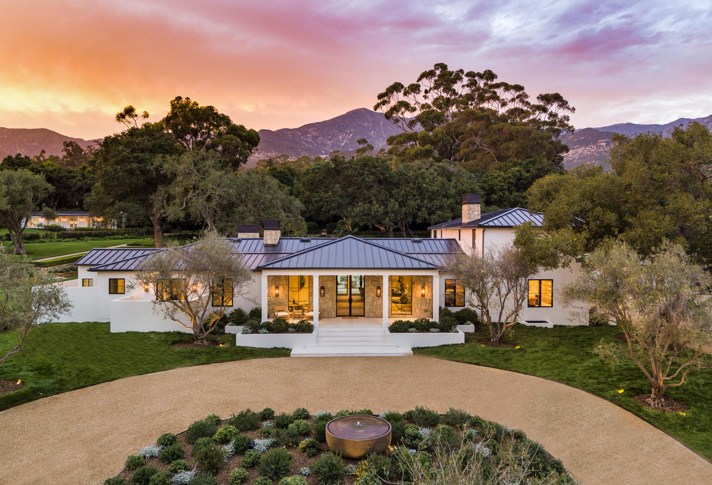 595 Picacho Lane