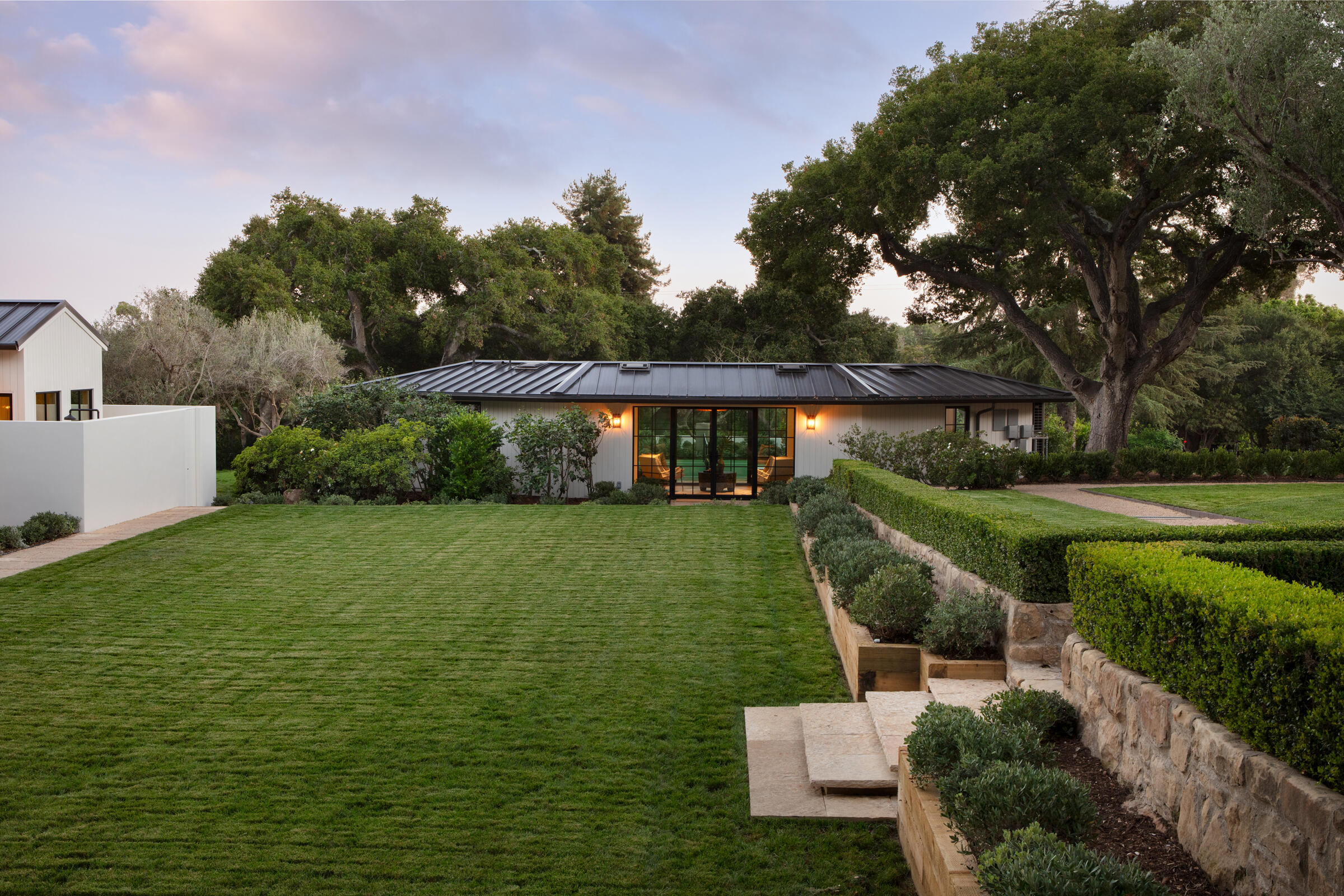 595 Picacho Lane