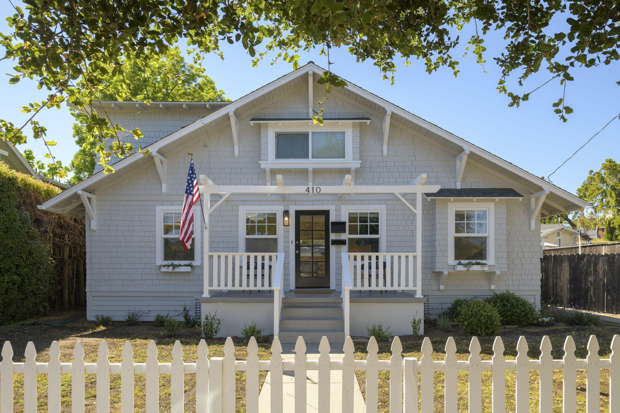 410 W Los Olivos Street