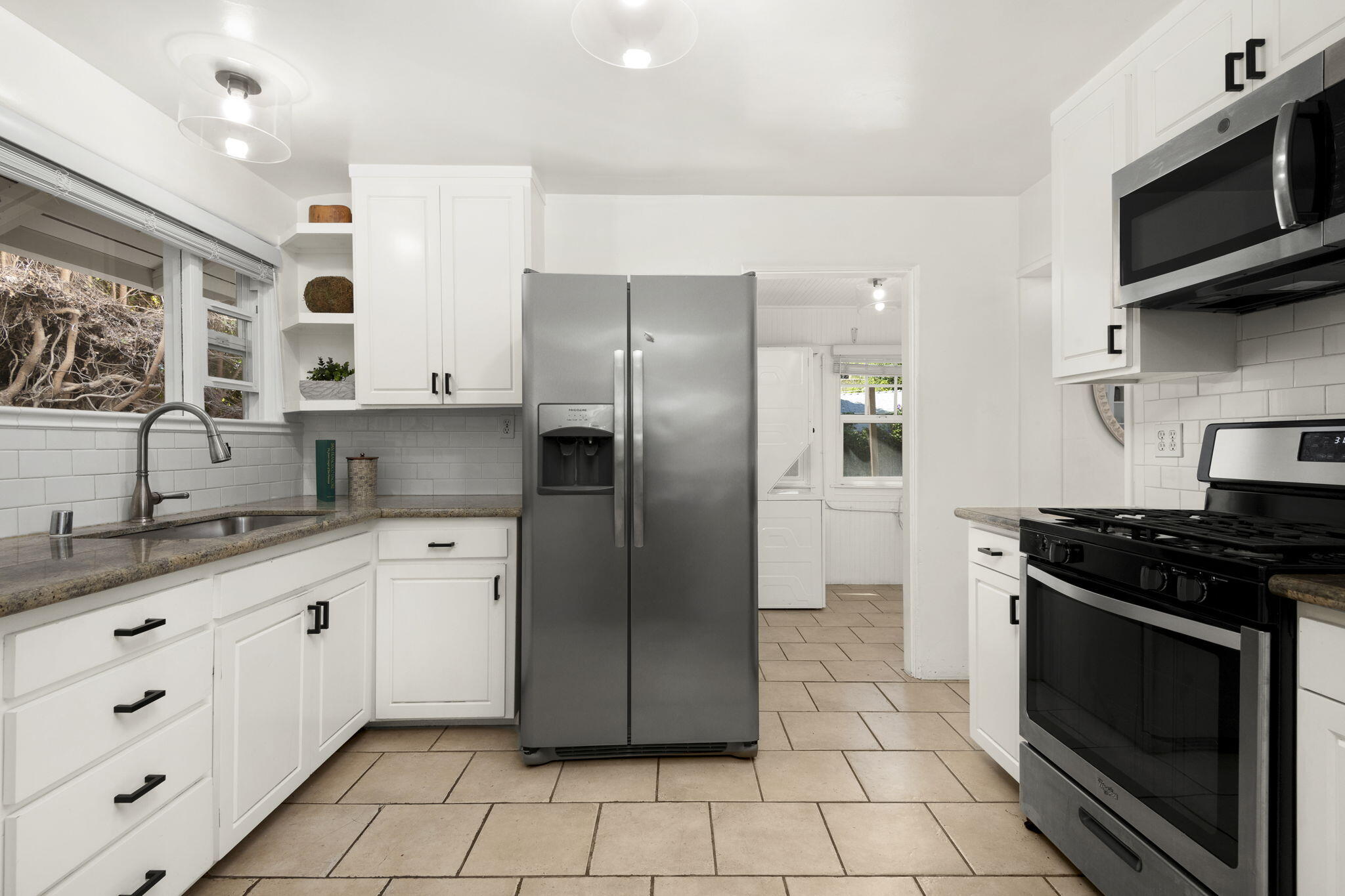 410 W Los Olivos Street