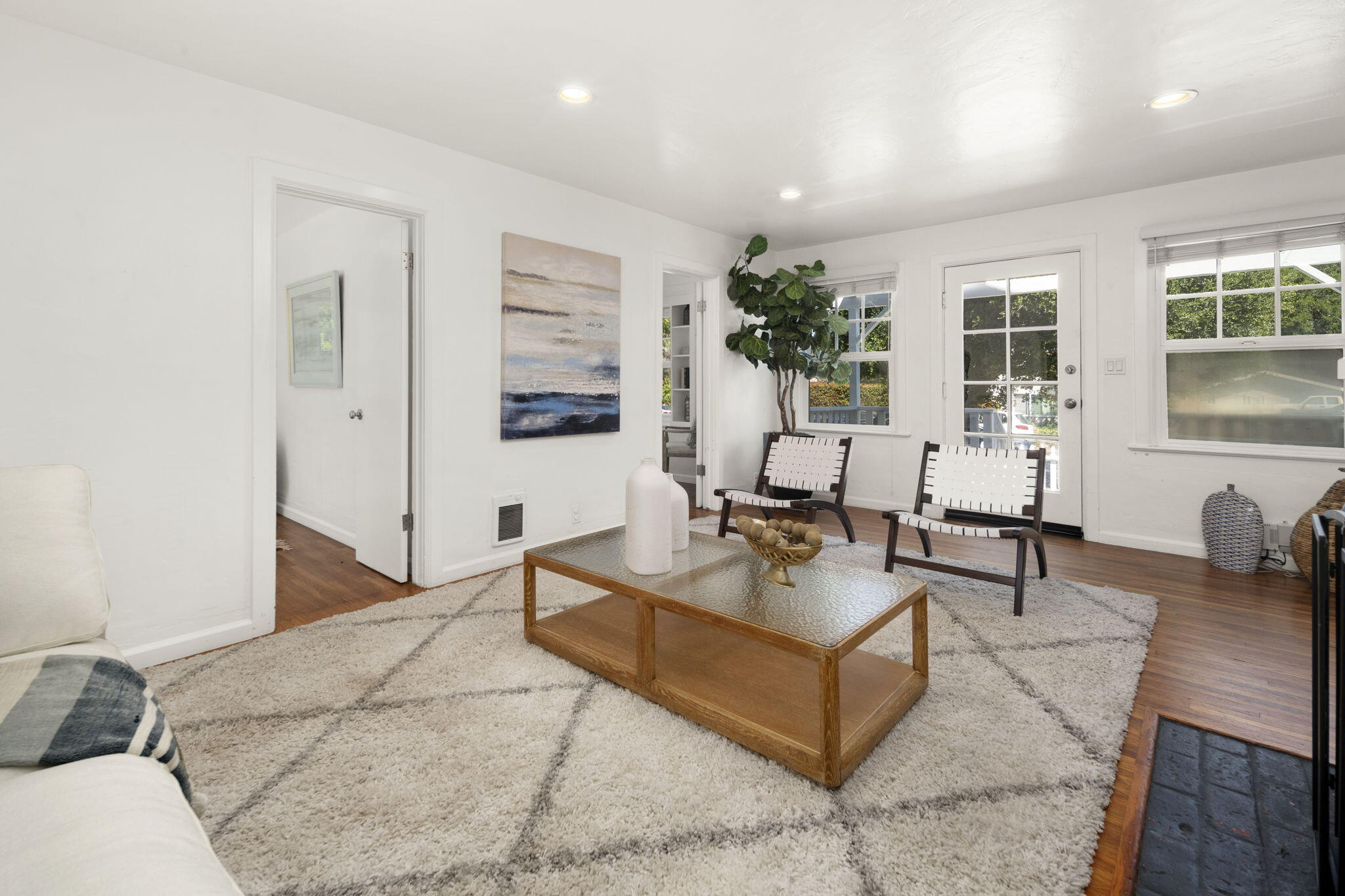 410 W Los Olivos Street