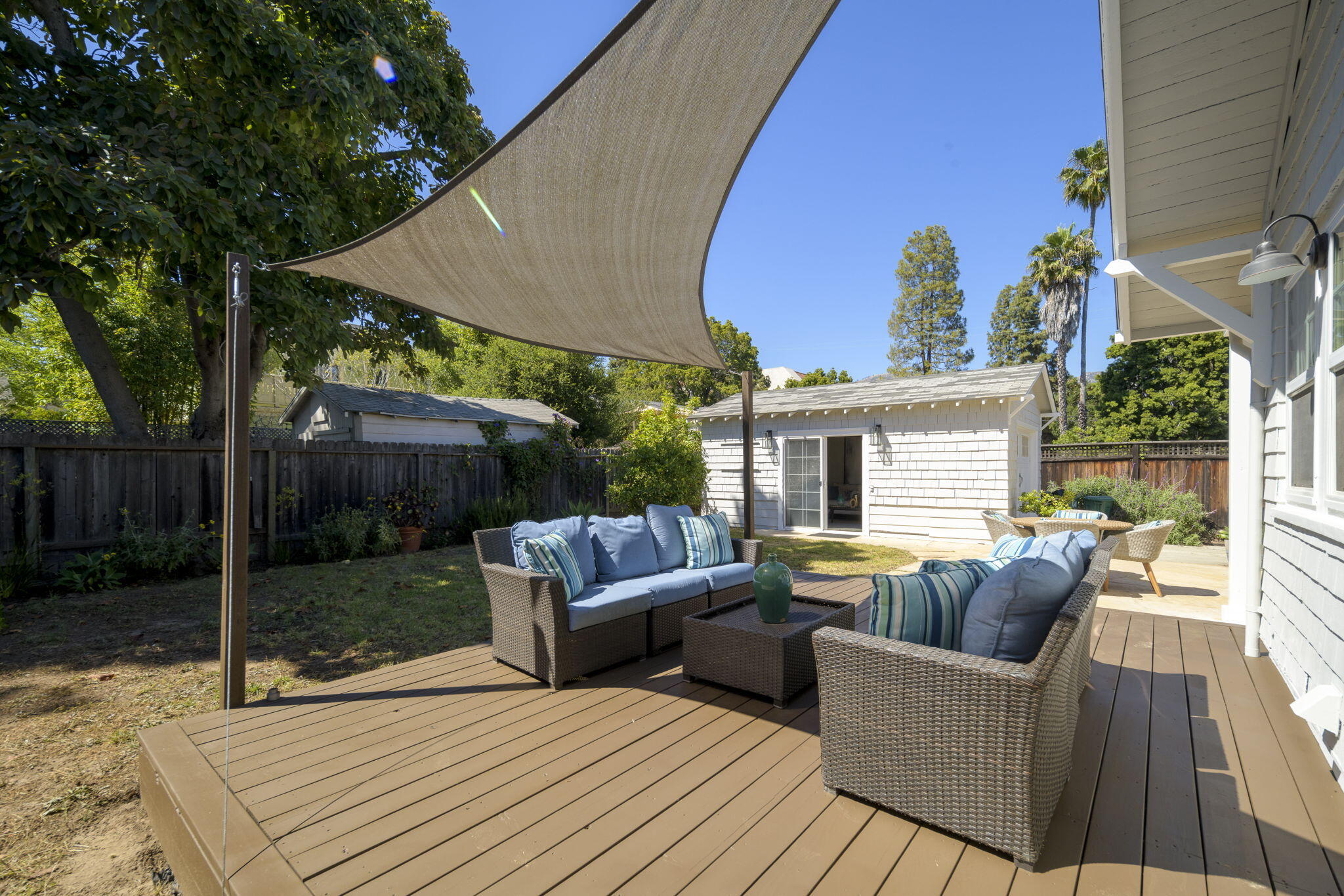 410 W Los Olivos Street