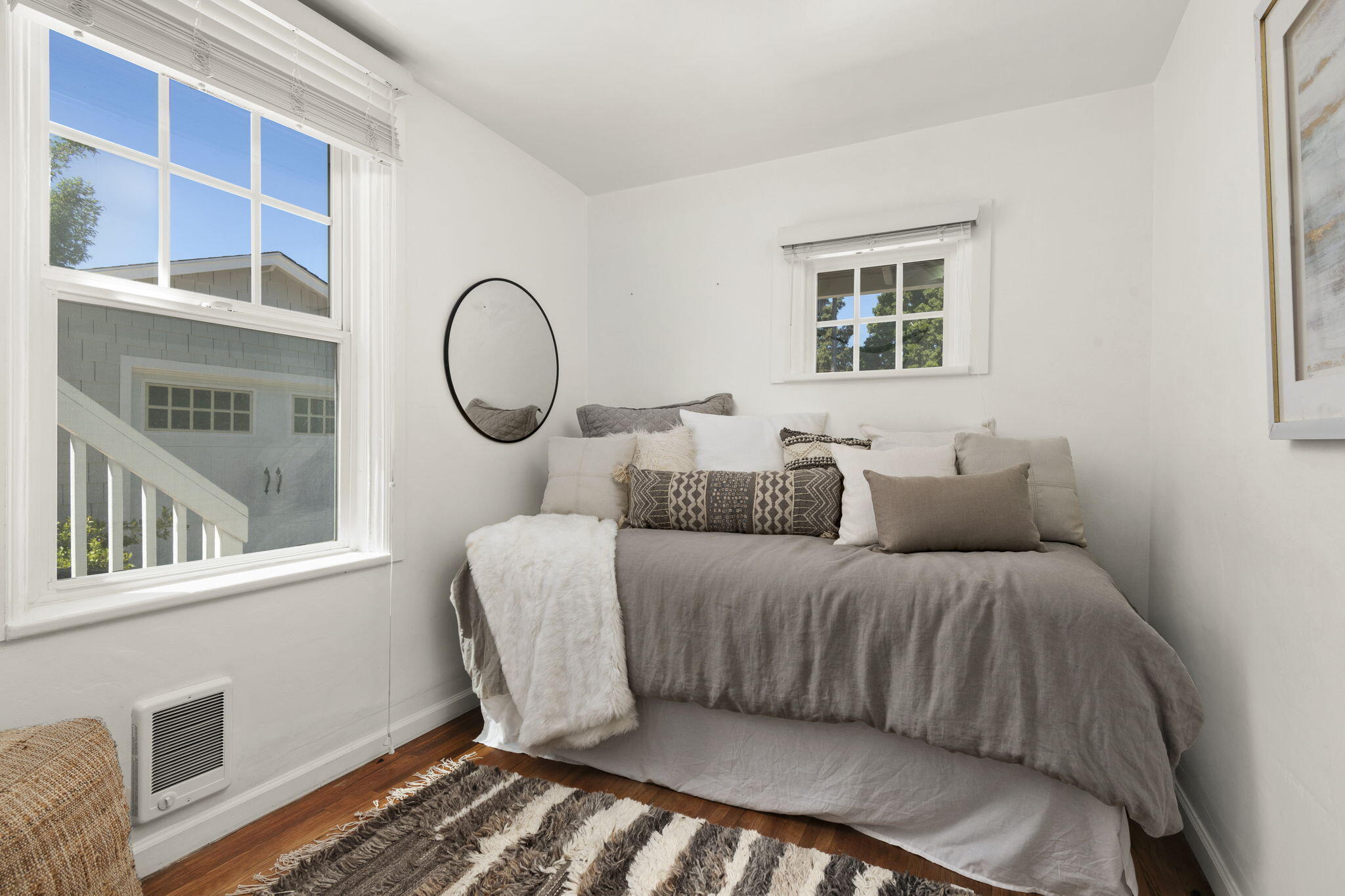 410 W Los Olivos Street