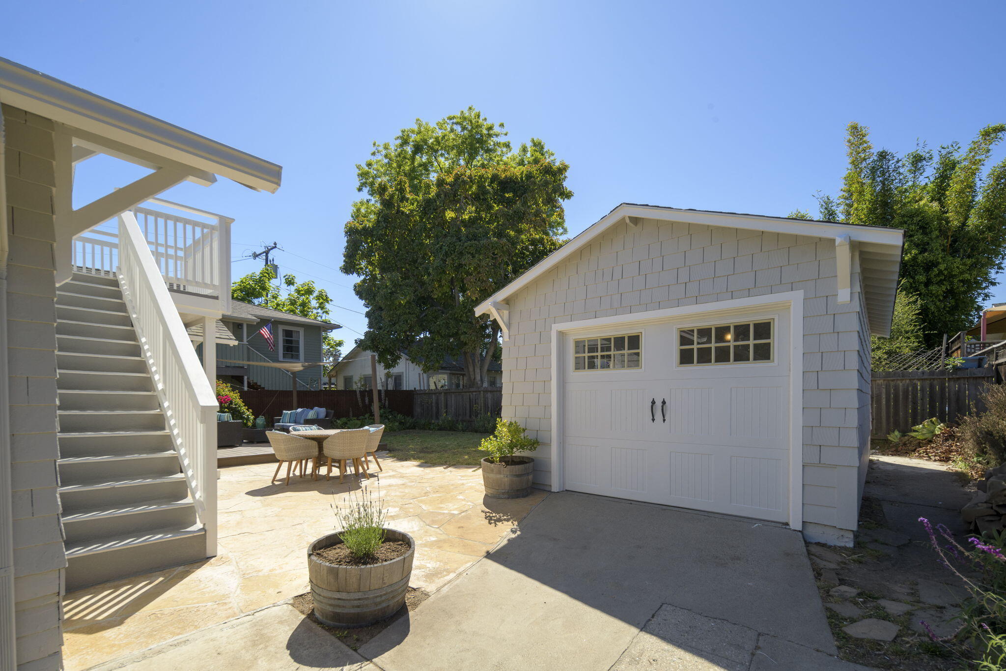 410 W Los Olivos Street