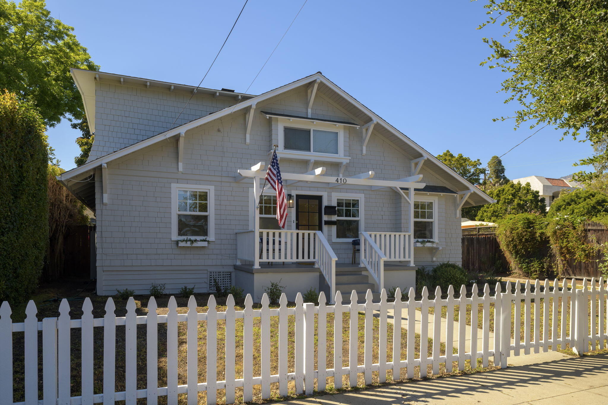 410 W Los Olivos Street