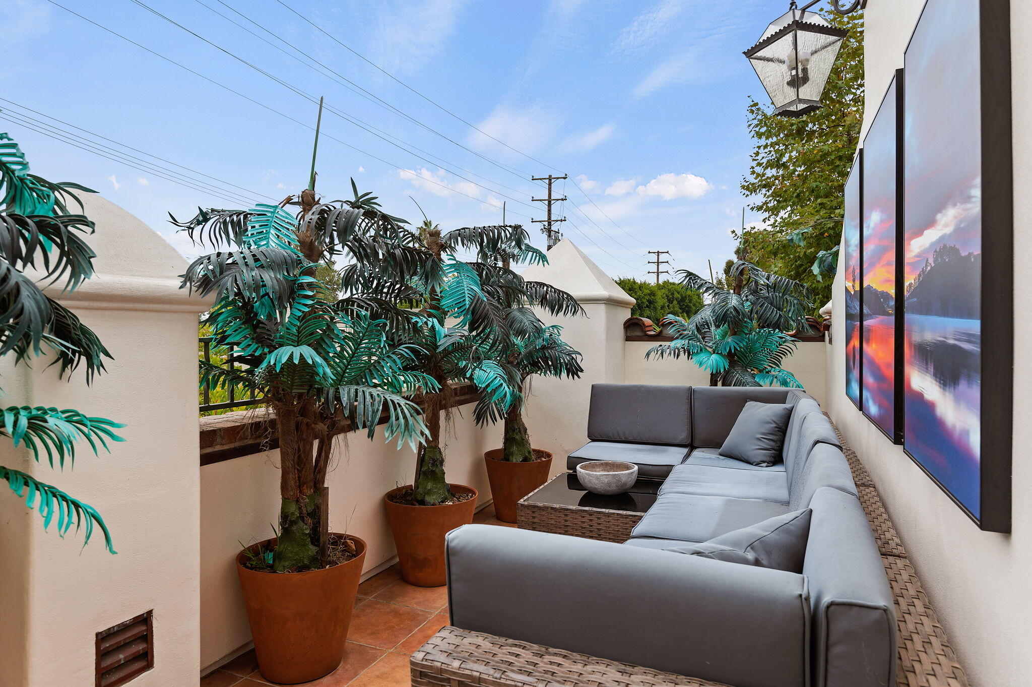 401 Chapala Street, 222