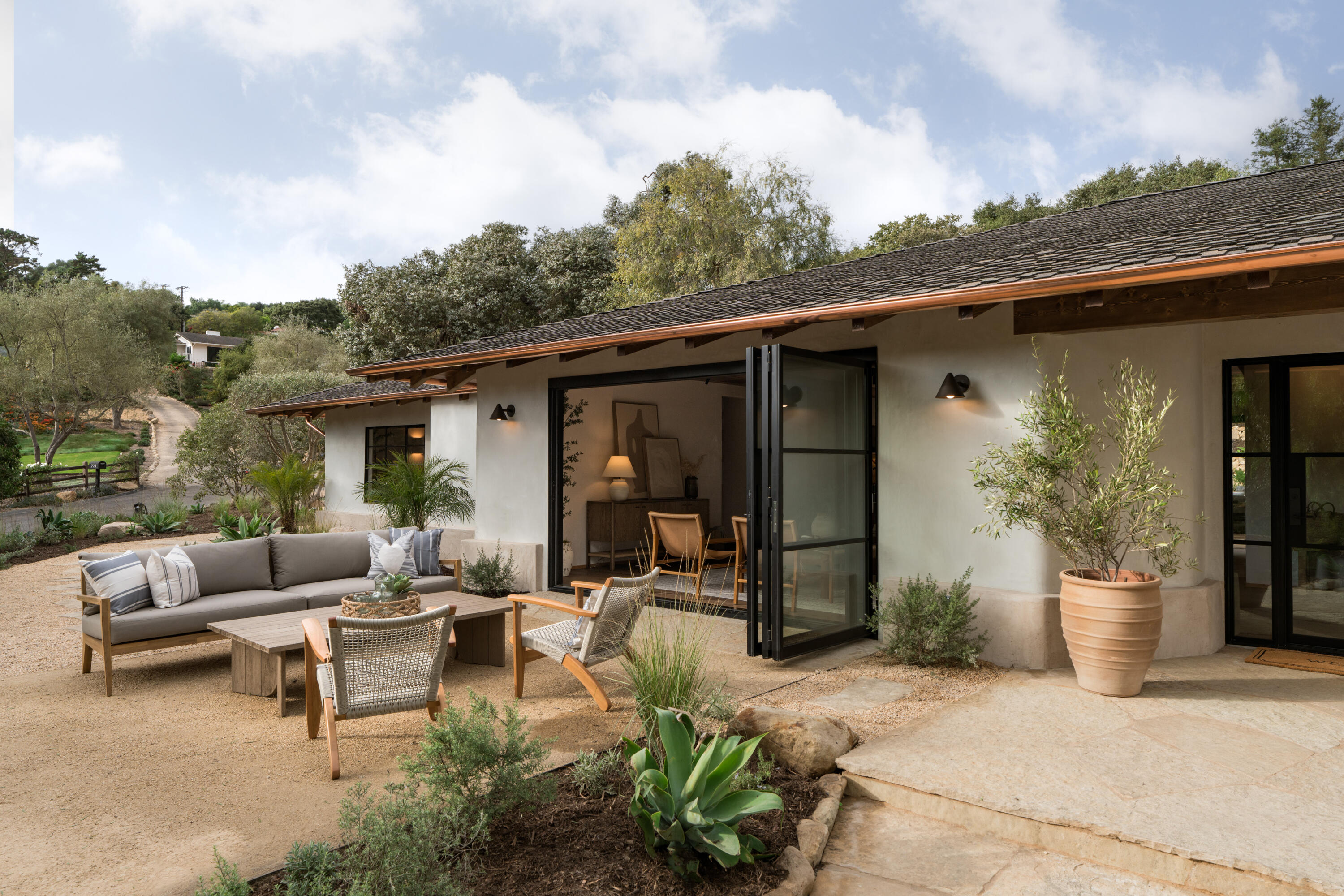 734 El Rancho Road