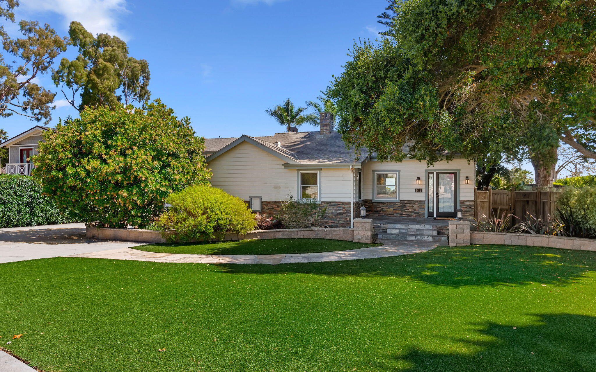 1413 Shoreline Drive
