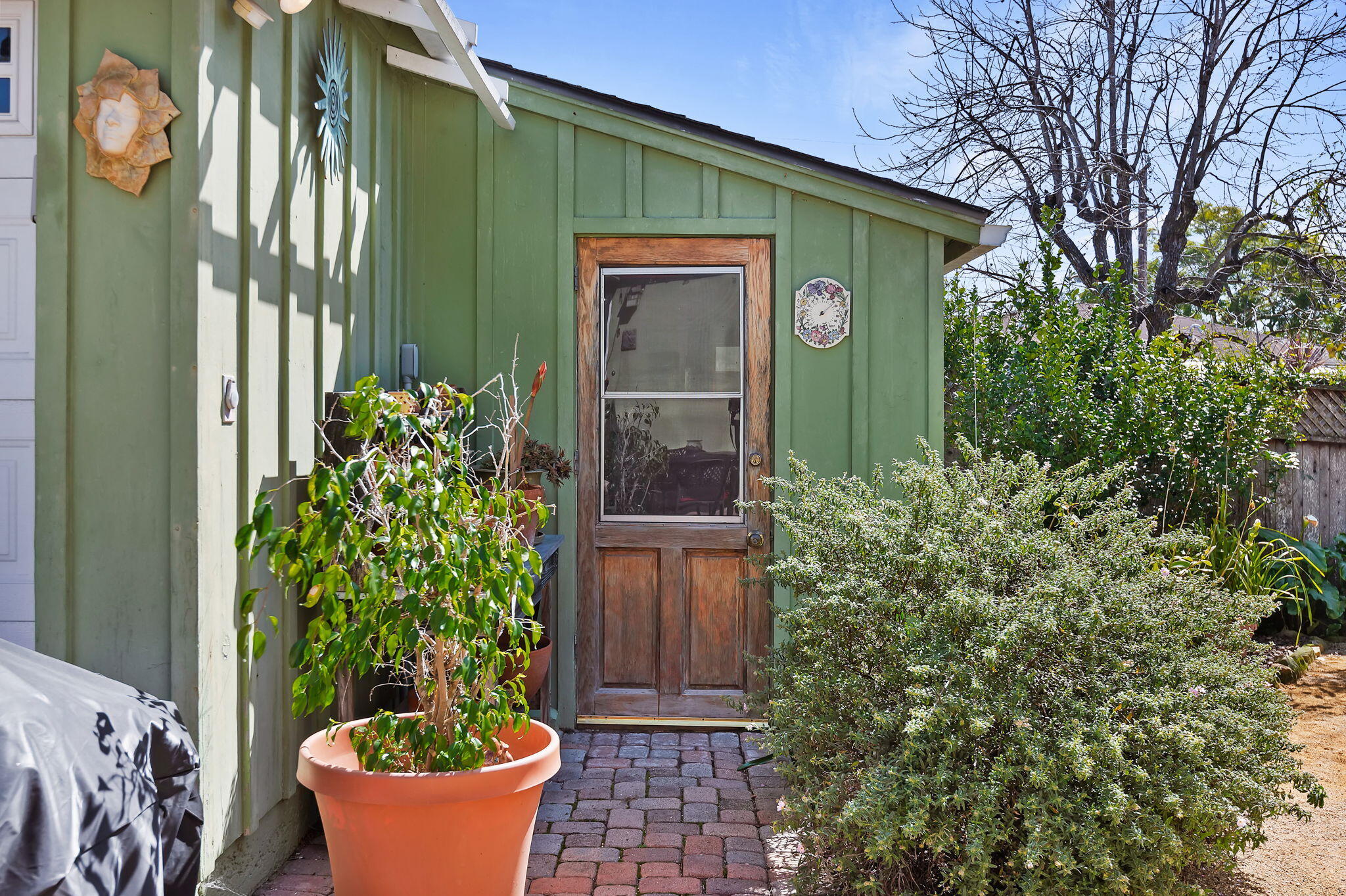 2905 Valencia Drive