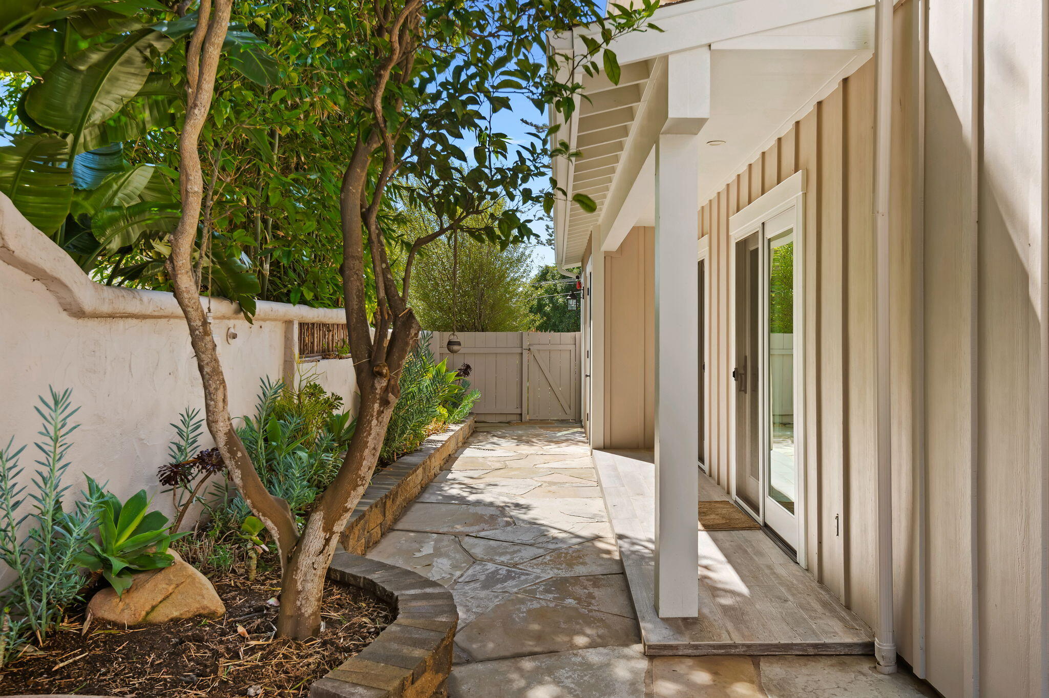 1530 Shoreline Drive