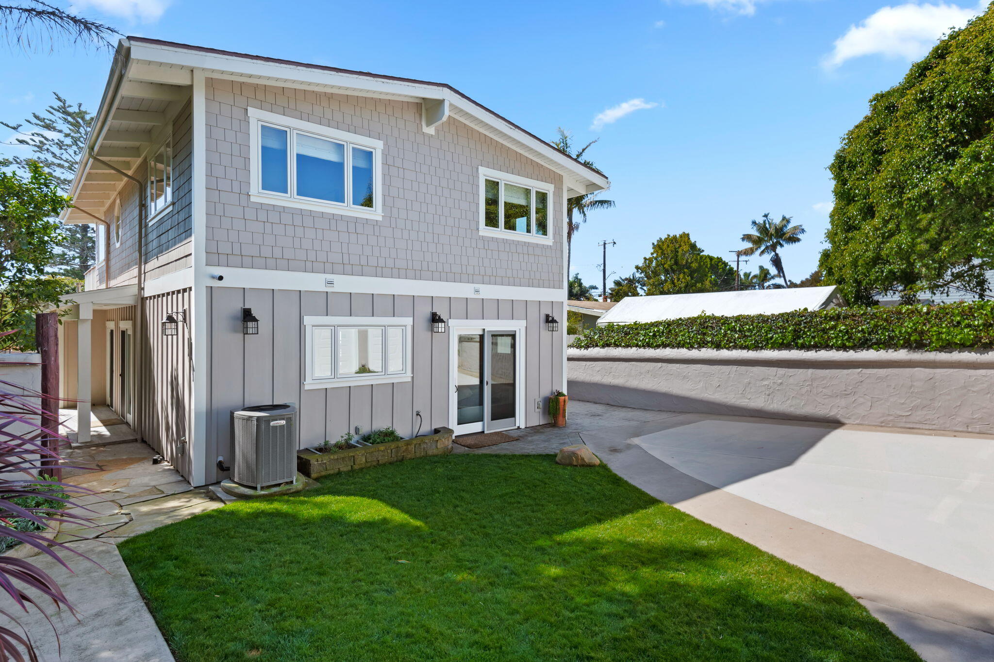 1530 Shoreline Drive