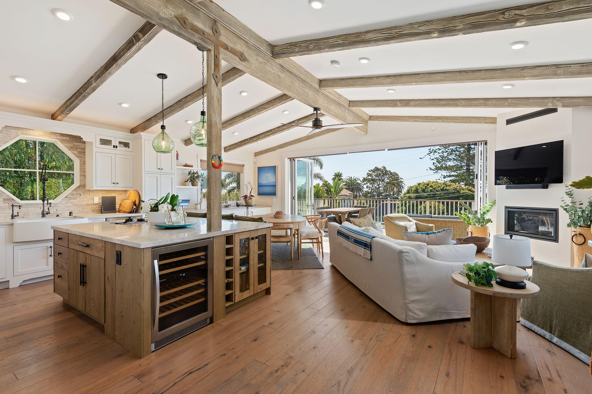 1530 Shoreline Drive