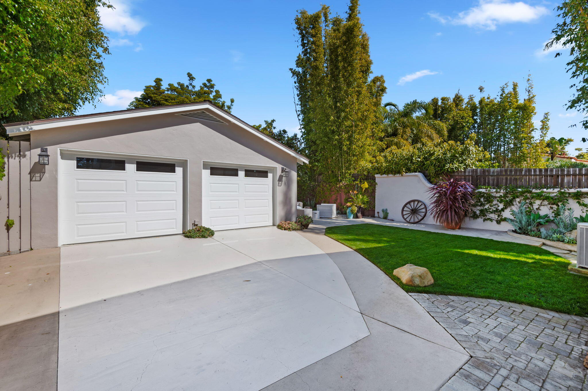 1530 Shoreline Drive