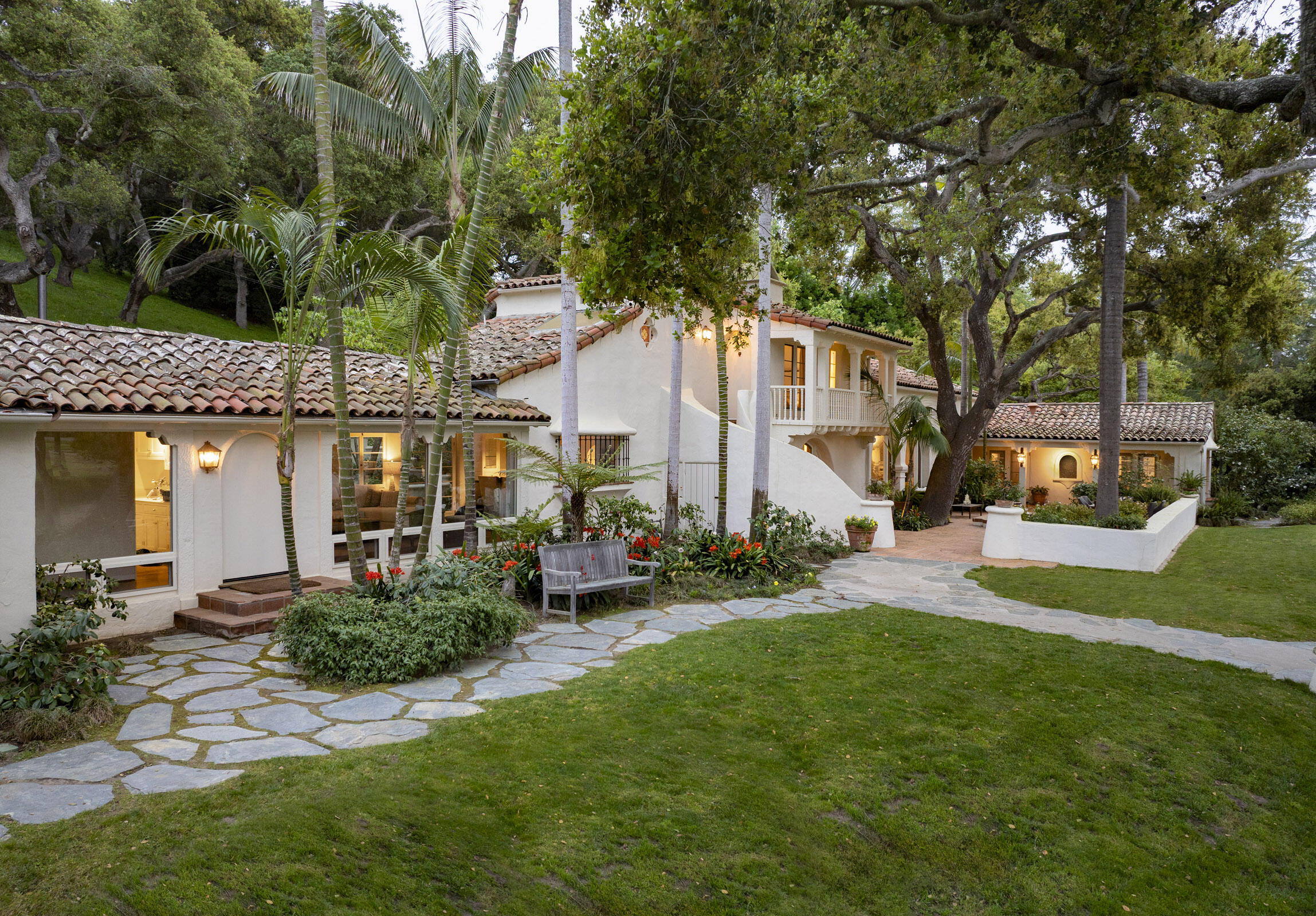 4045 Lago Drive