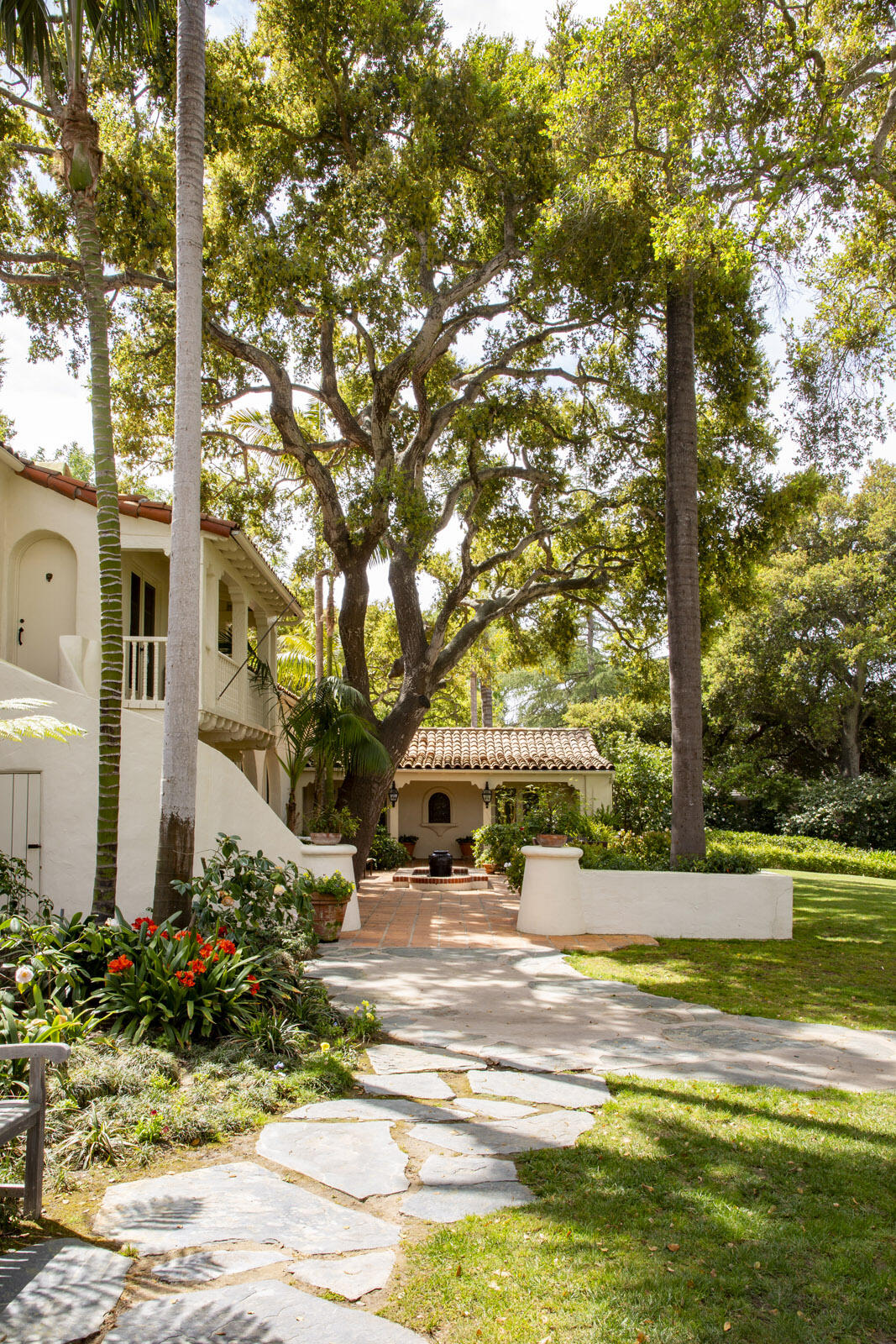 4045 Lago Drive
