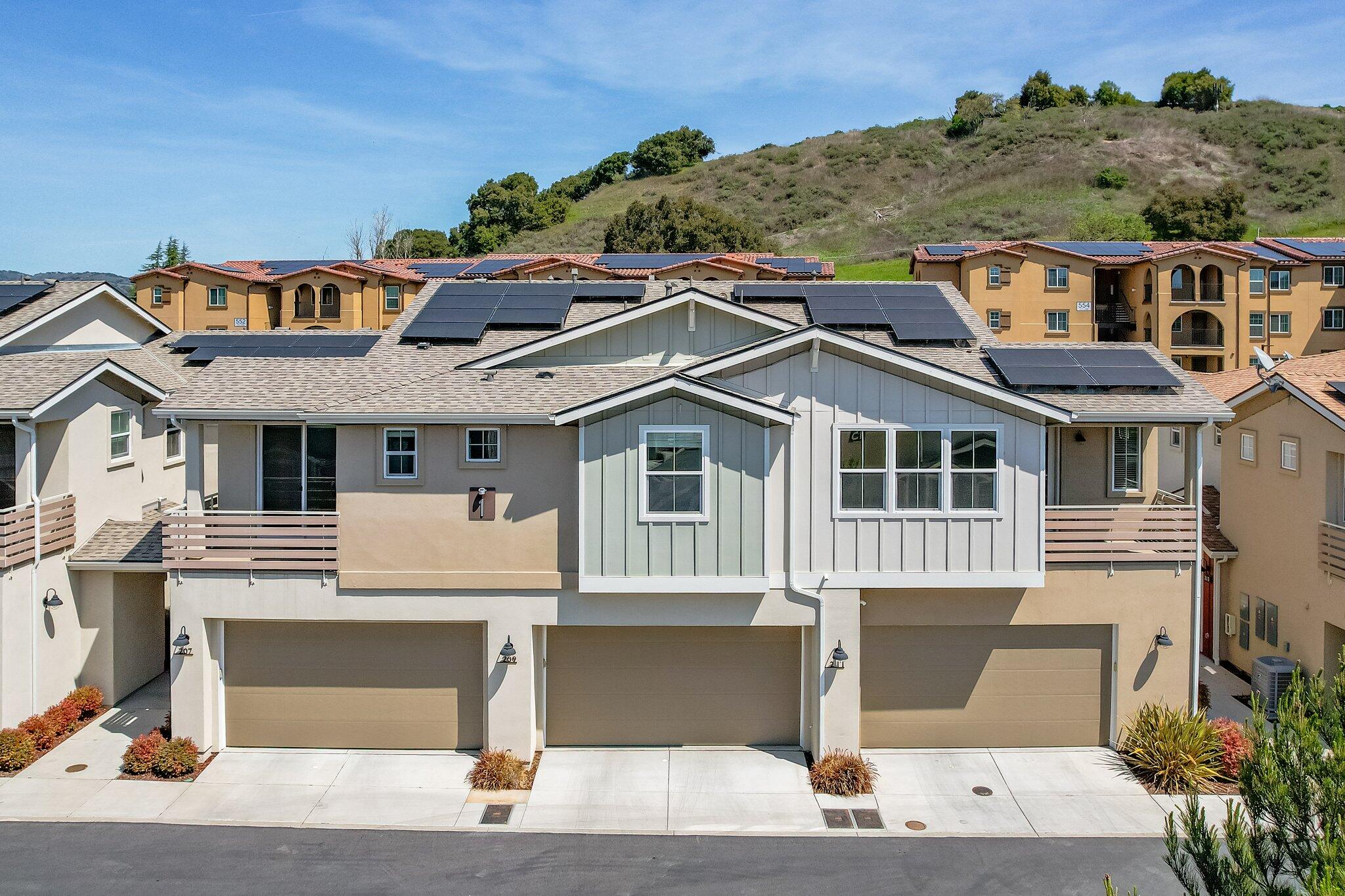 211 Deming Way