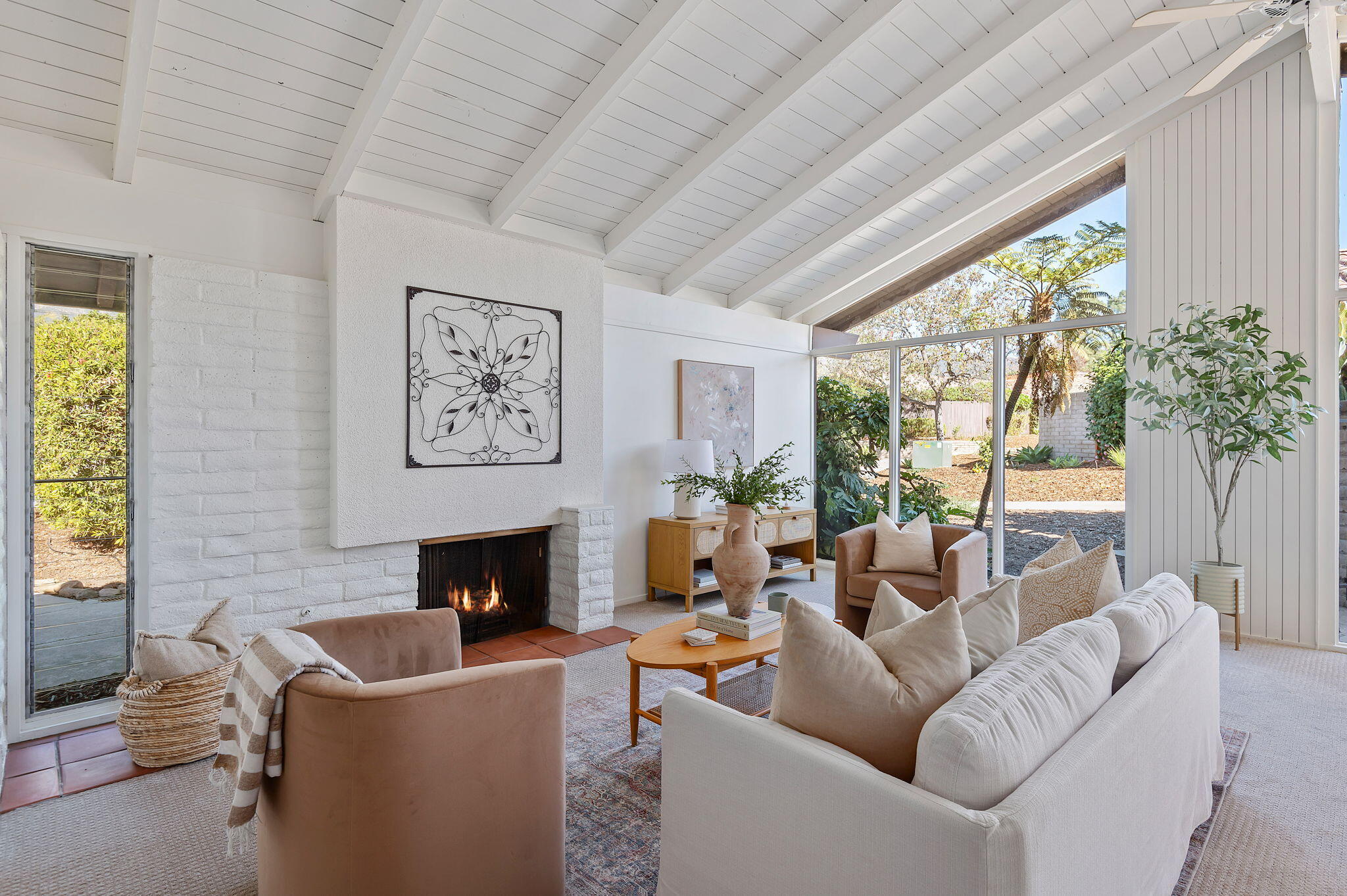 2836 Miradero Drive