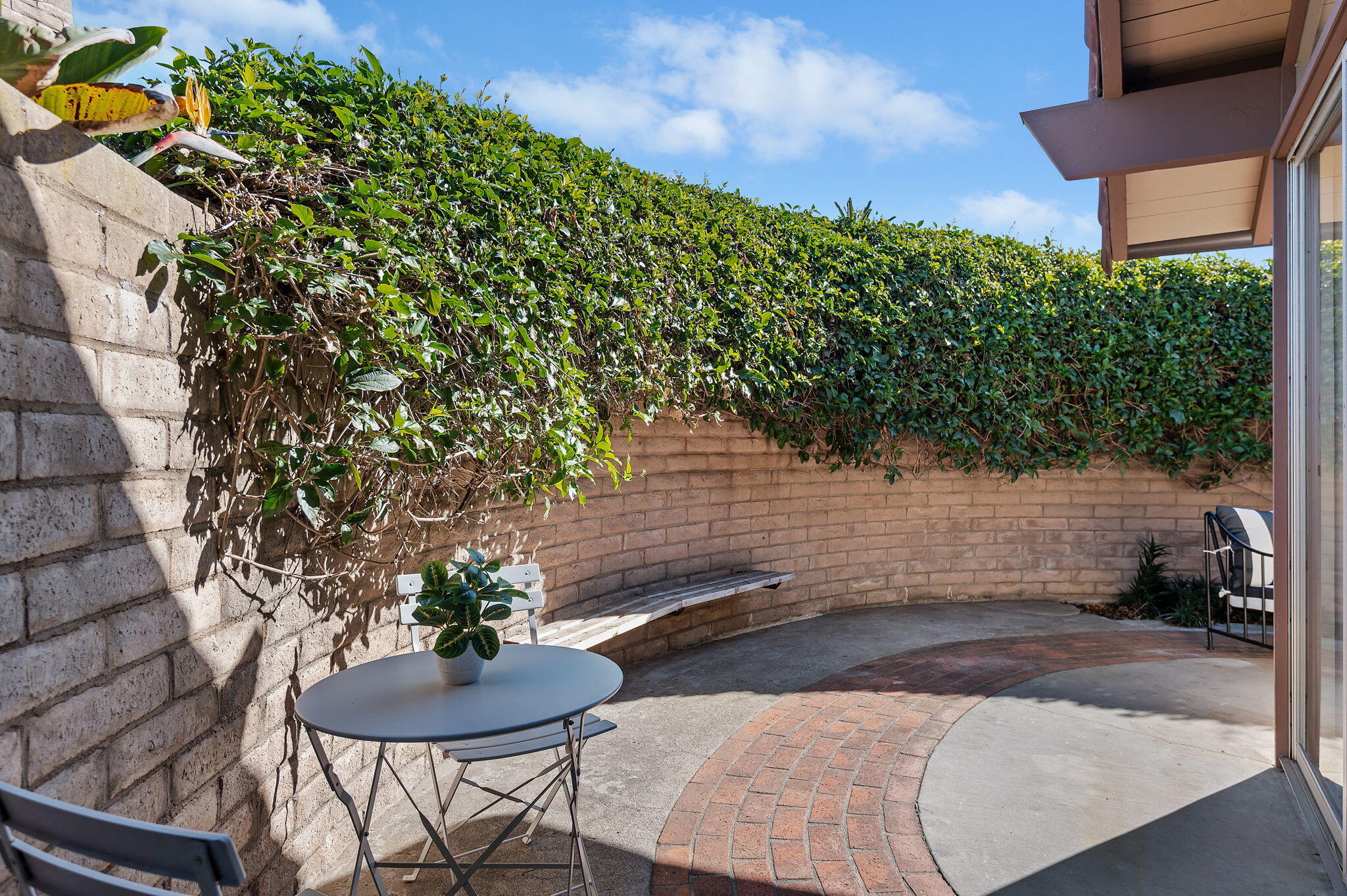 2836 Miradero Drive