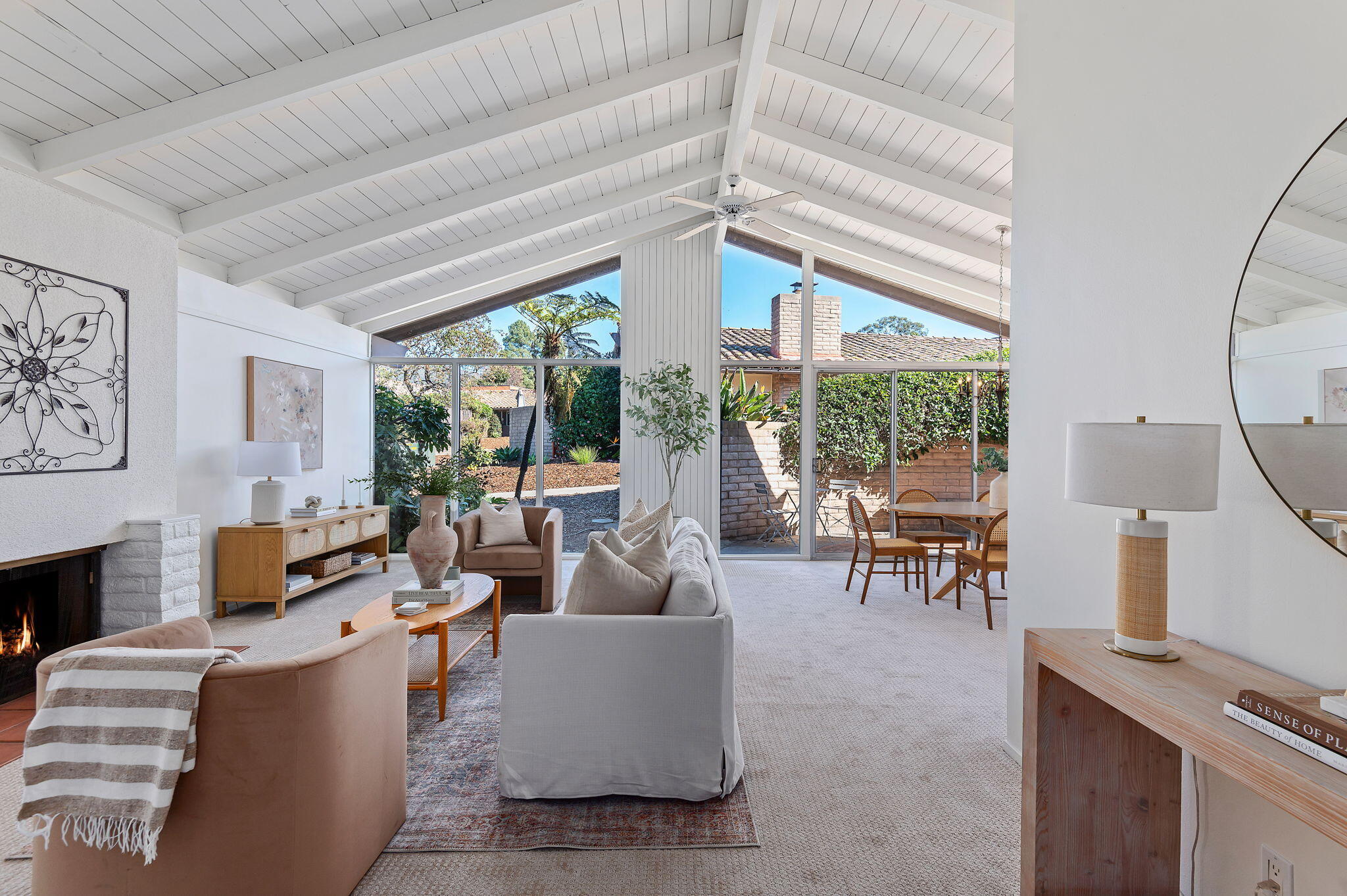 2836 Miradero Drive