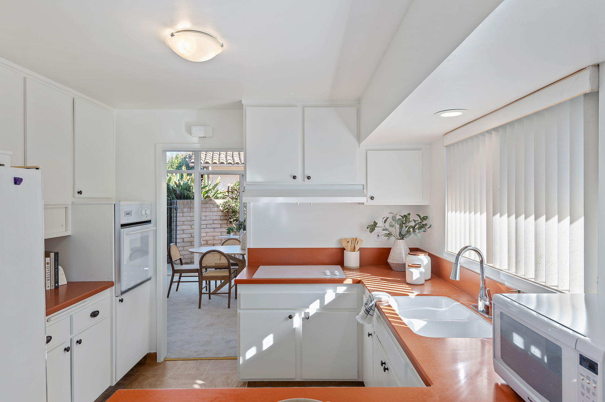 2836 Miradero Drive