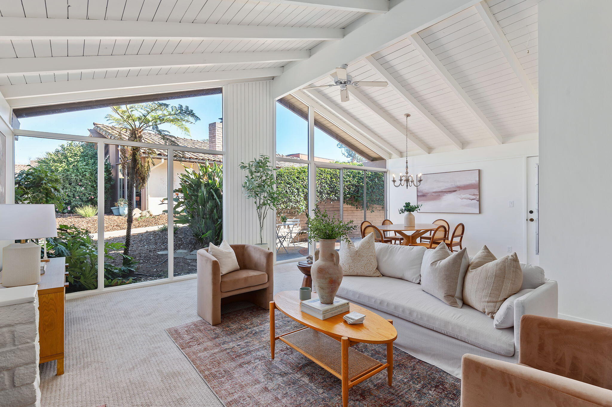 2836 Miradero Drive