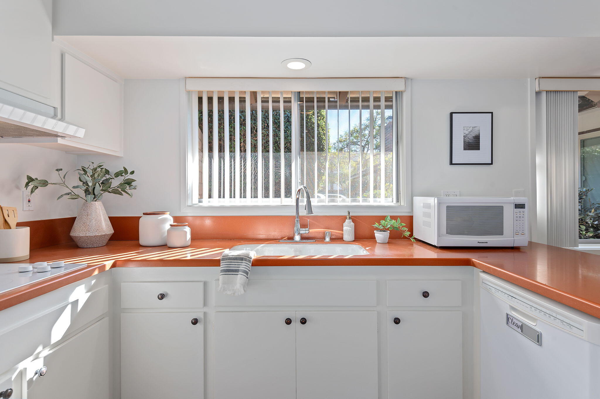 2836 Miradero Drive