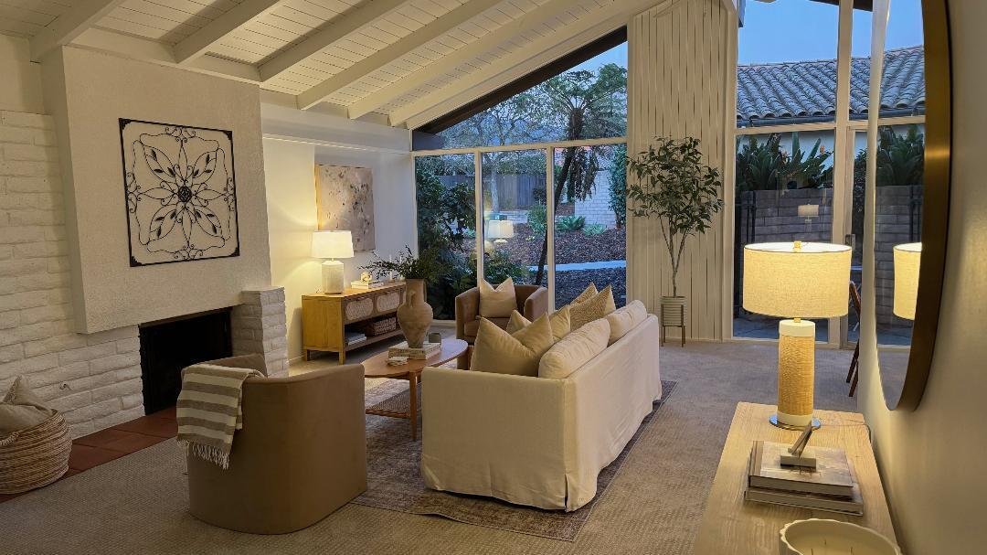 2836 Miradero Drive