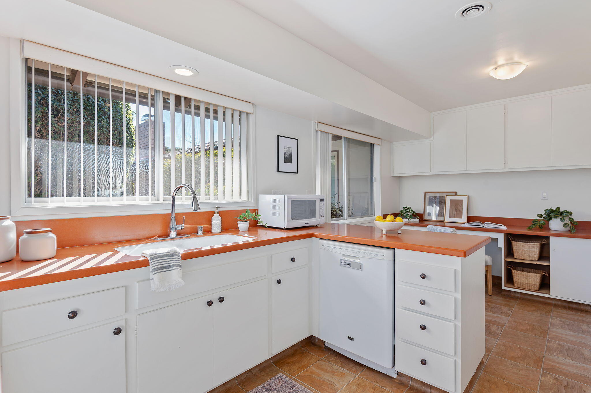 2836 Miradero Drive